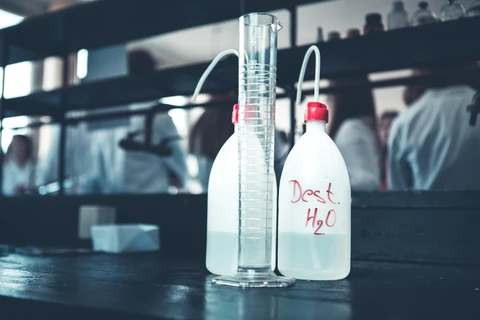 高壓滅菌器中使用什么類(lèi)型的水